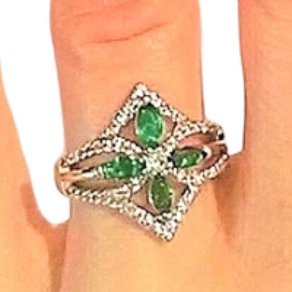 Ring Simulated Emeralds Diamonds Sz 7 Clover Blossom Fleur Brilliant Sparkle - Picture 6 of 13